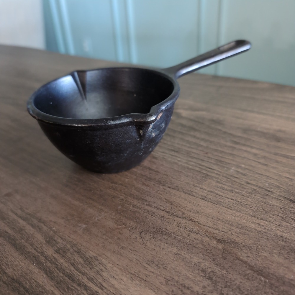 Lodge Cast Iron Melting Pot MPR Double Spout 2 Cup Sauce Pan Ladle USA